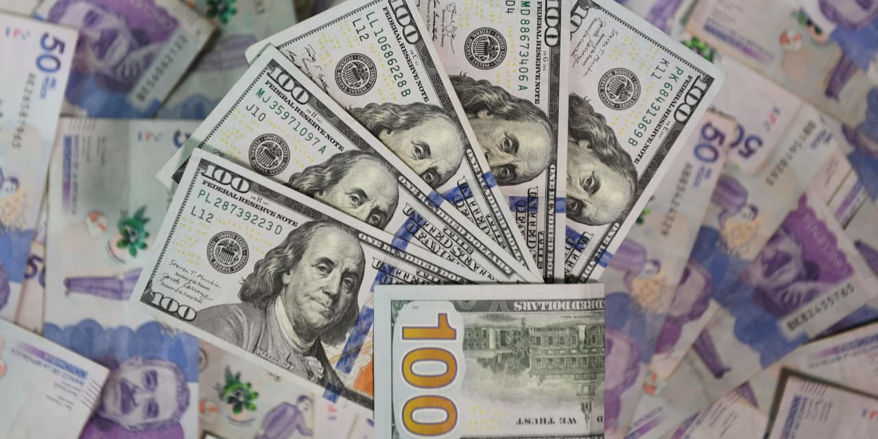 سعر الدولار الأمريكي مقابل الدينار الجزائري