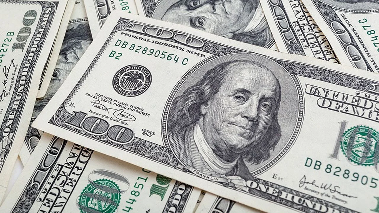 ارتفاع أسعار الدولار أمام الدينار العراقي بداية التعاملات الصباحية