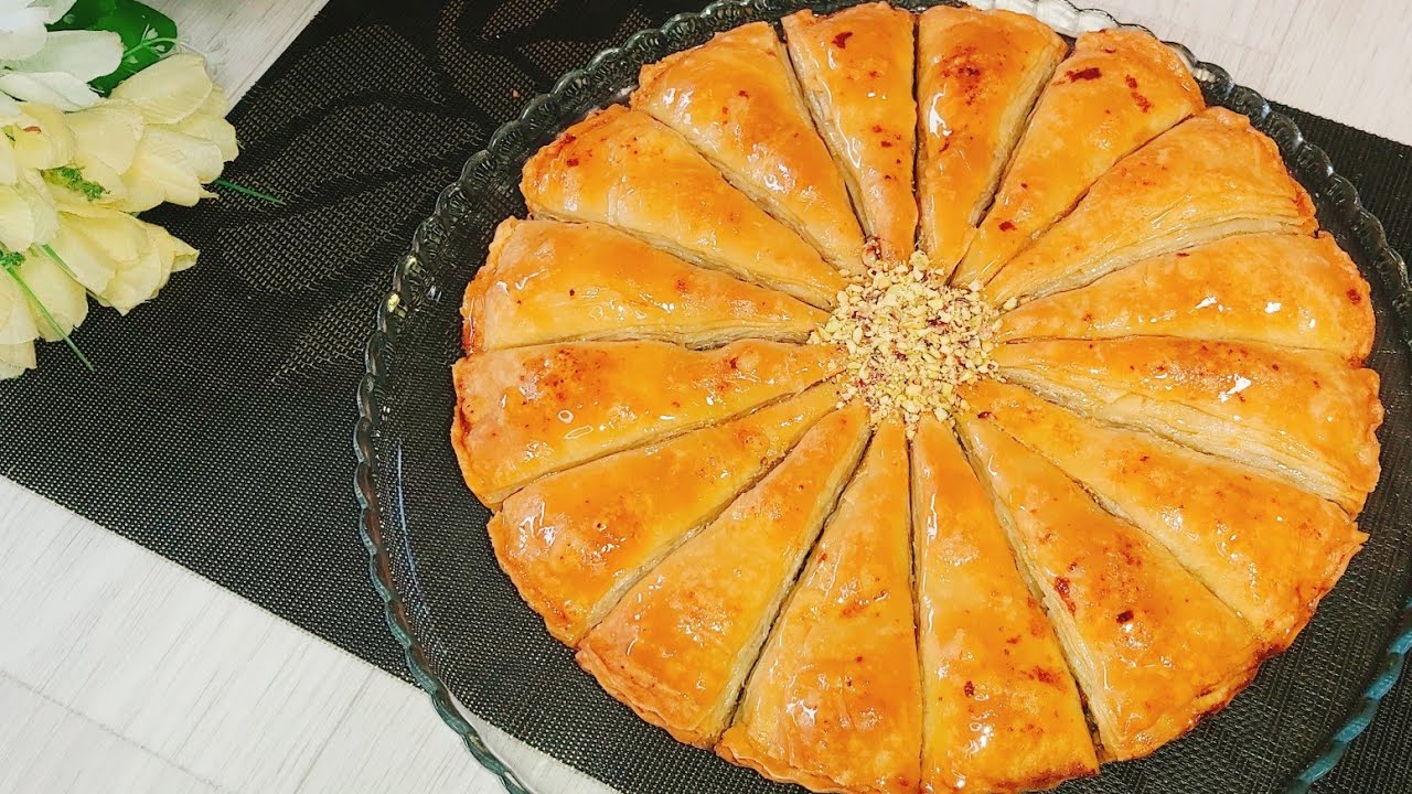 هتخطف قلوب كل اللي داقوها.. كيكة الجلاش الذهبية بطعم يجنن ومفيش حد هيصدق إنها من صنع إيدك!