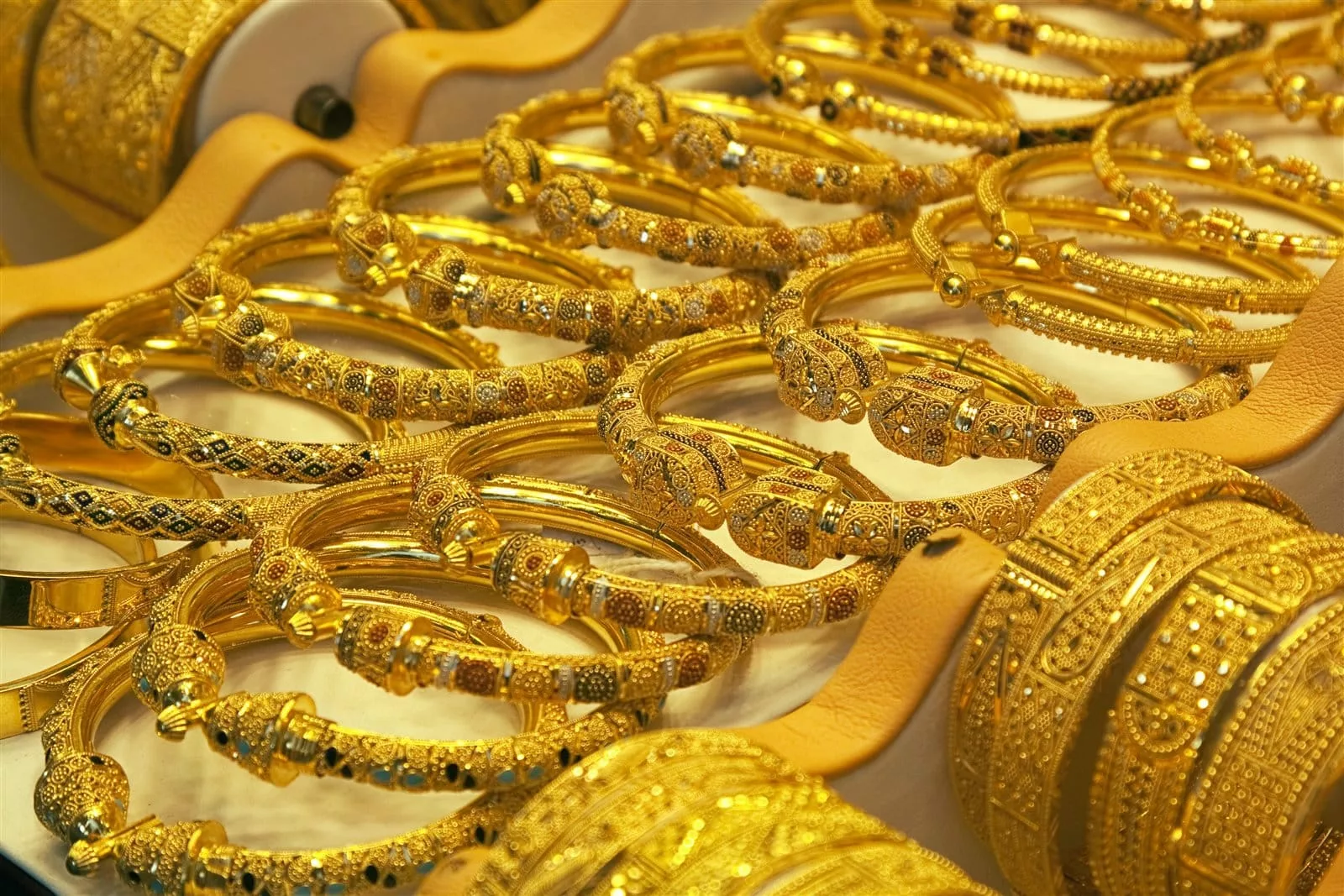 ثبات واستقرار في سعر جرام الذهب عيار 21 أسعار الذهب اليوم 15 من يوليو